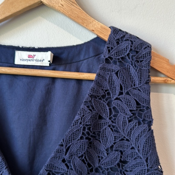 Vineyard Vines Navy Lace Pleated V Neck Sleeveless Dress 8 - Picture 4 of 7
